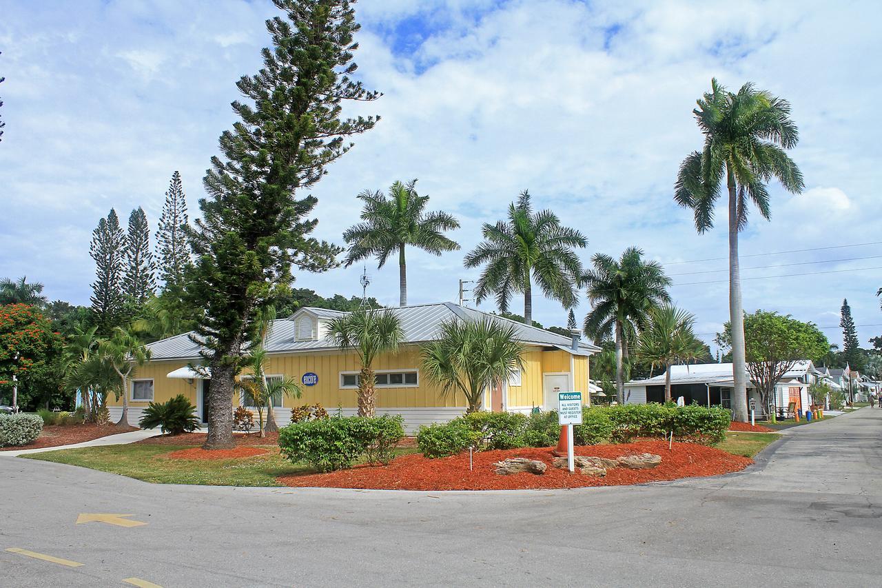 Fort Myers Beach Resort Two-Bedroom Park Model 4 Harlem Heights Exterior photo